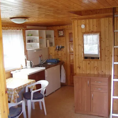 Atc Zdan 山林小屋 *